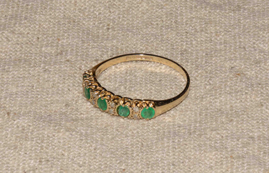 Smaragd en diamant geelgoud row ring
