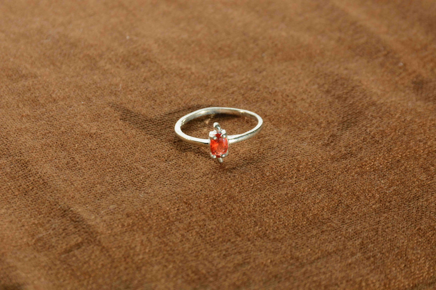Zilver rode steen solitair schildpad ring