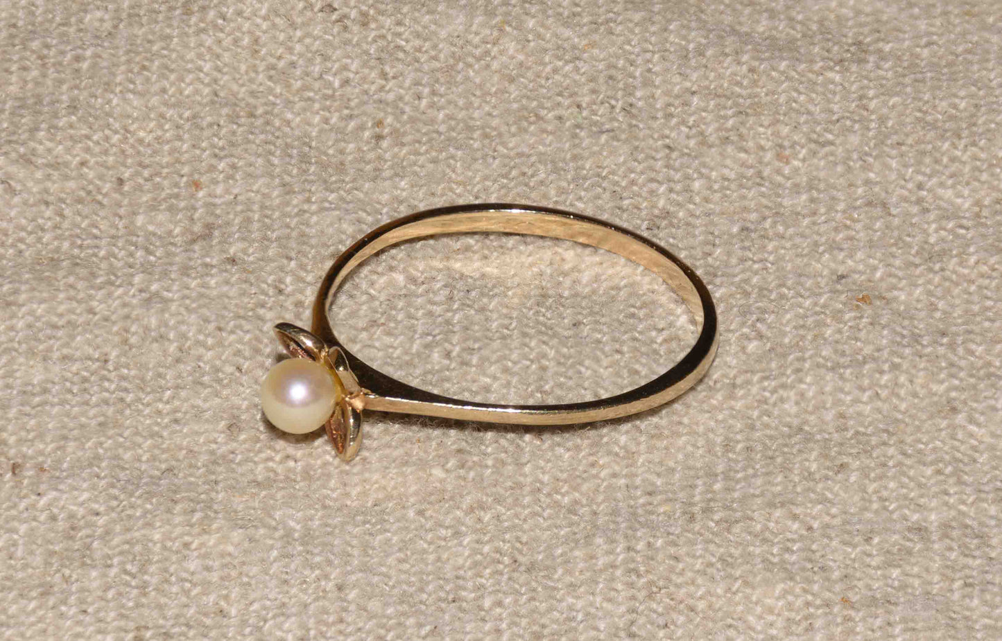 Parel bloem solitair ring
