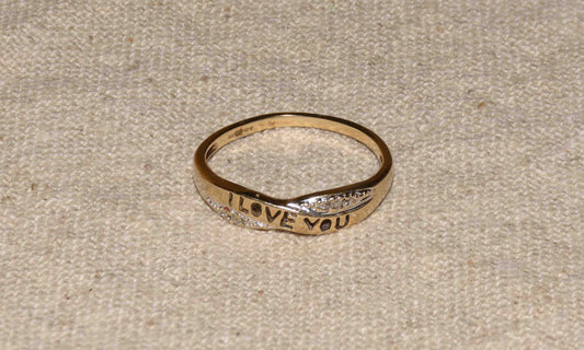 Diamond 'I love you' yellow gold ring