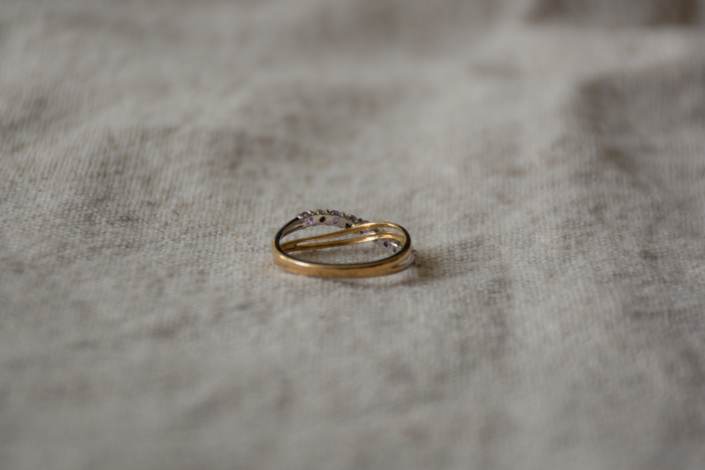 Amethist en diamant geelgoud/witgoud row ring