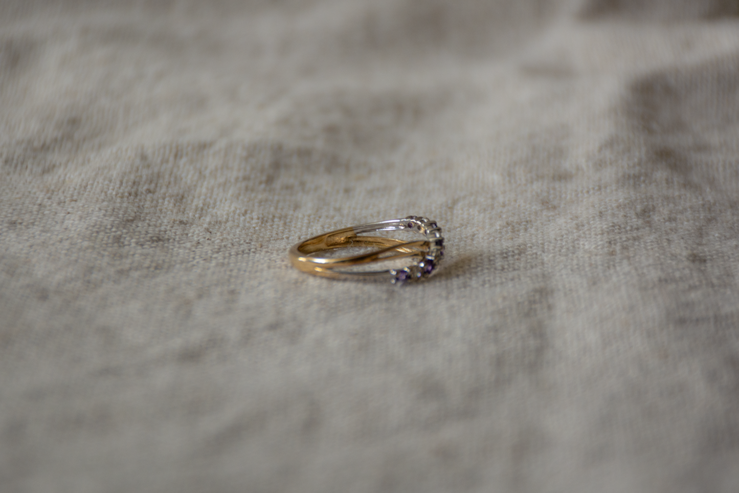 Amethist en diamant geelgoud/witgoud row ring