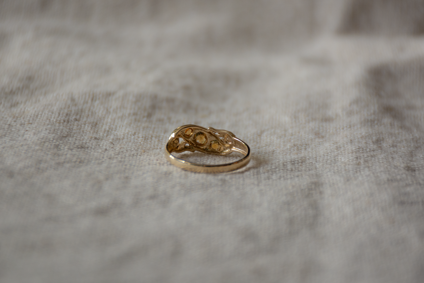 Citrien geelgoud trio ring