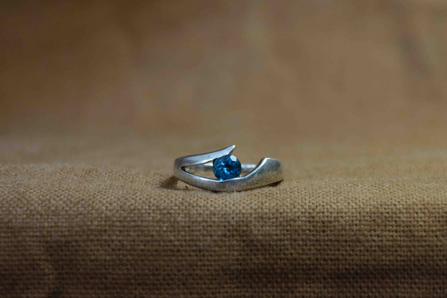 Zilver blauwe steen ring
