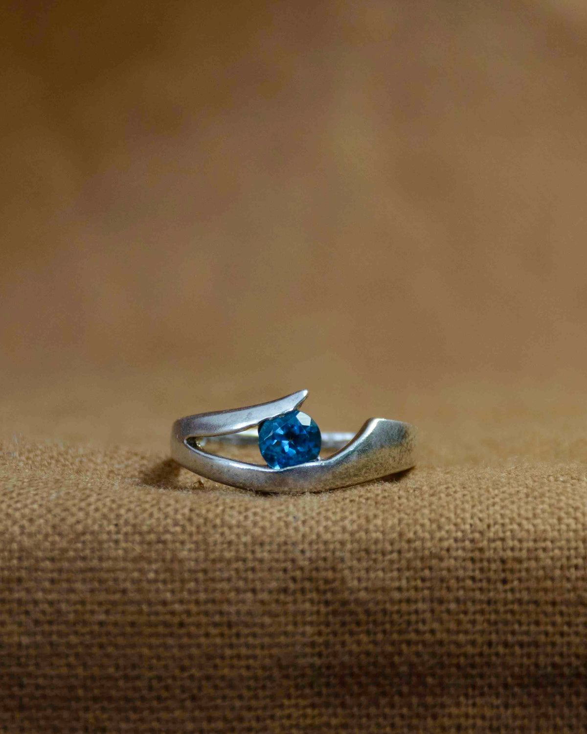Zilver blauwe steen ring