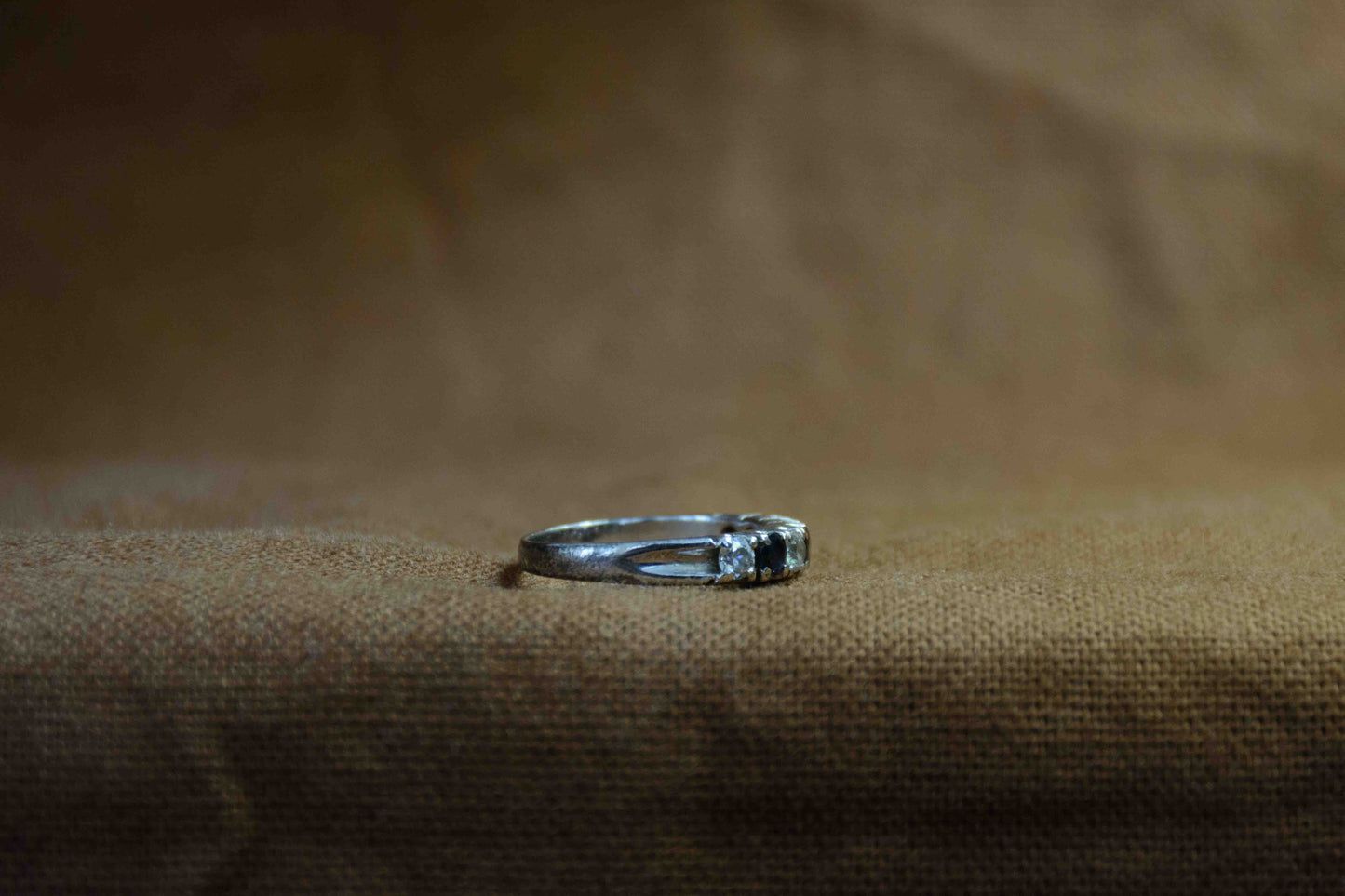 Ring saffier en zirkonia rij ring