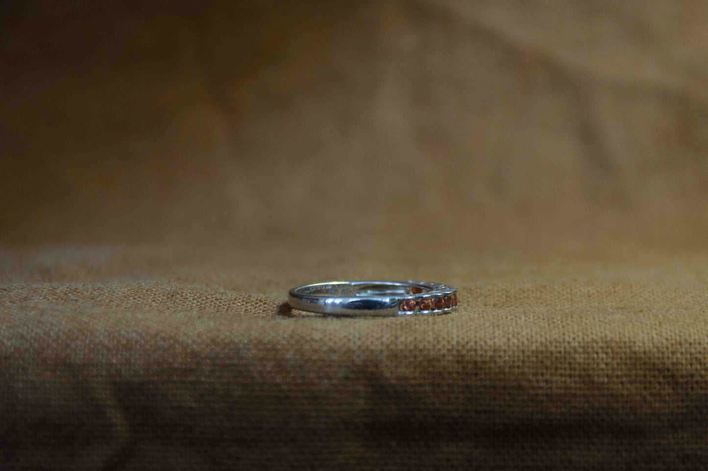 Zilver oranje steen rij ring