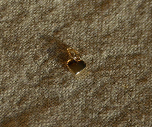 Yellow gold heart pendant