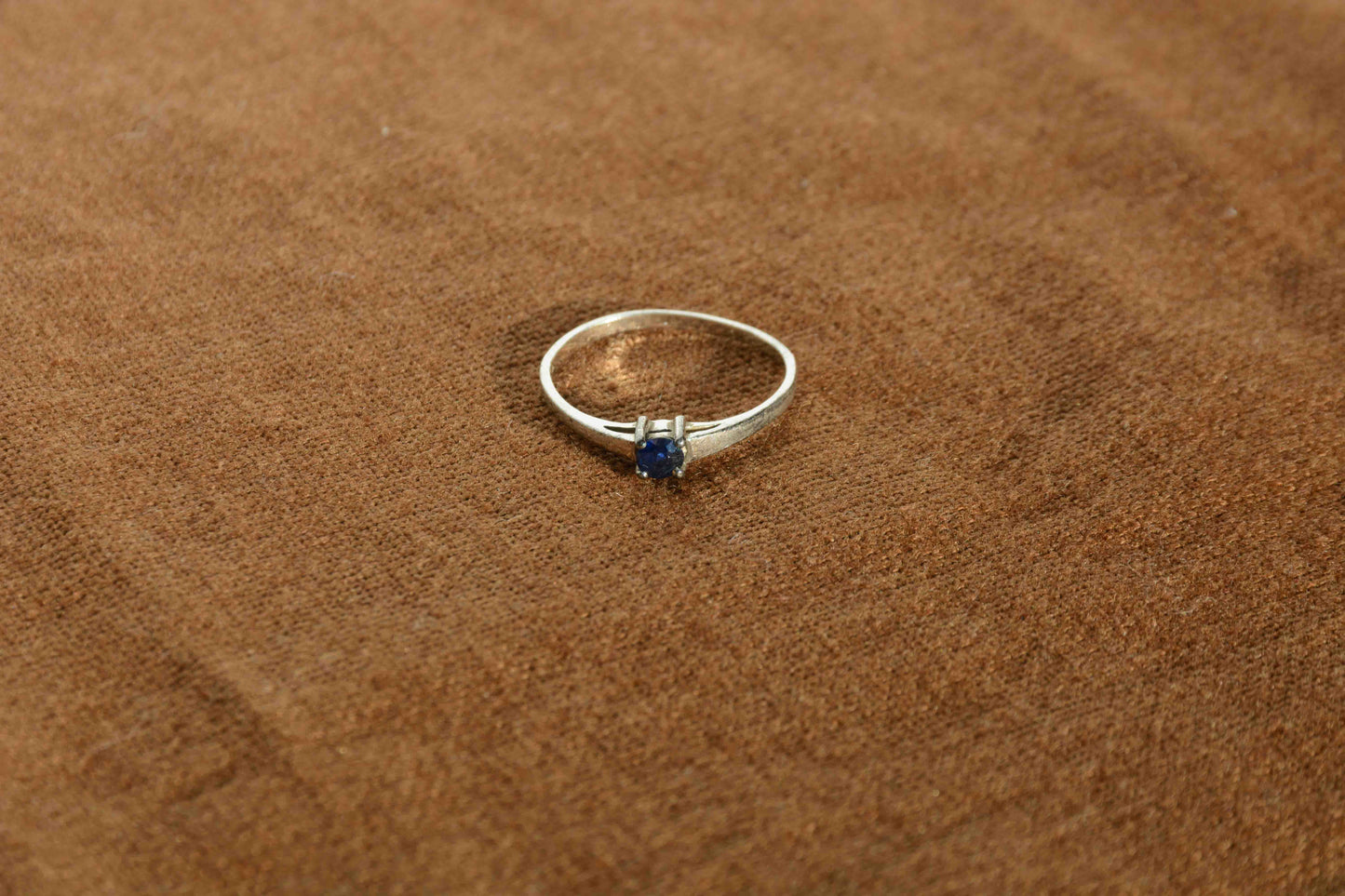 Zilver saffier solitair ring