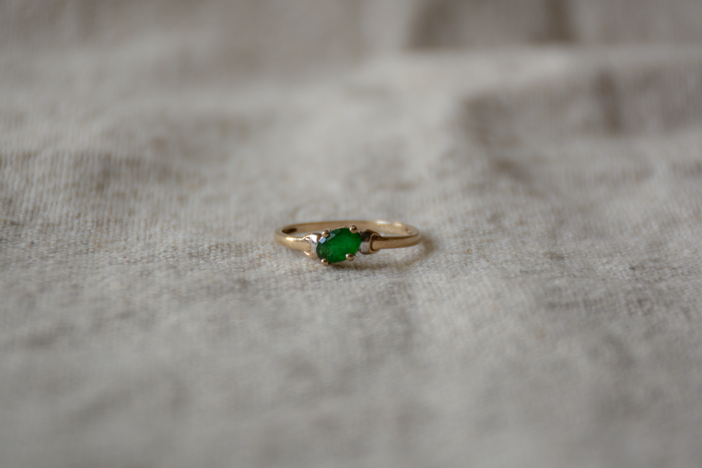 Diopsiet geelgoud/witgoud solitair ring