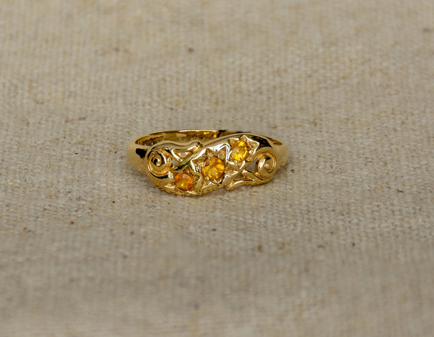 Citrien geelgoud trio ring