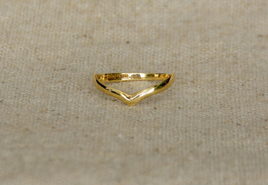Yellow gold wishbone ring