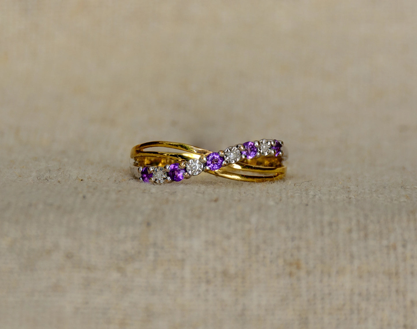 Amethist en diamant geelgoud/witgoud row ring