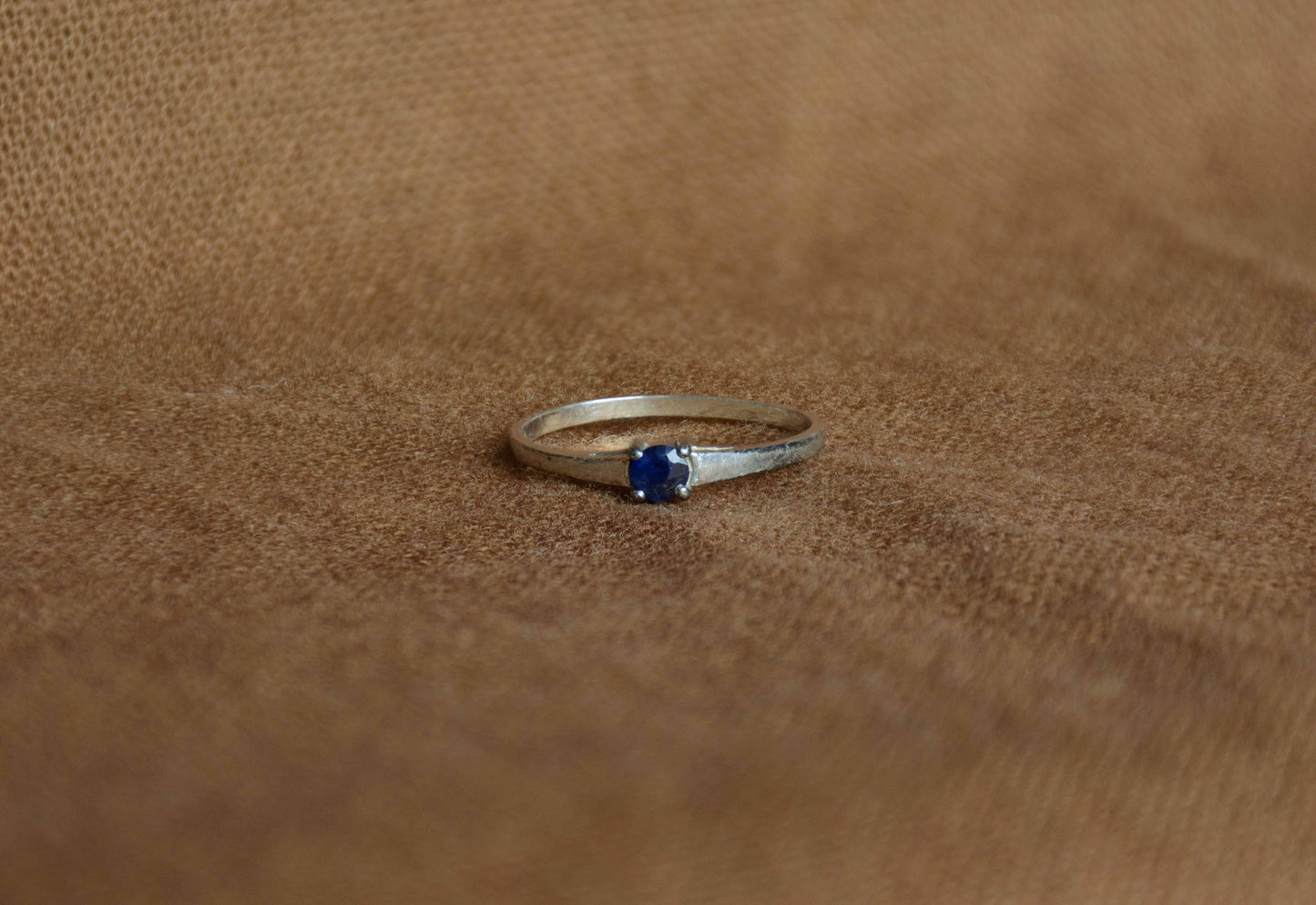 Zilver saffier solitair ring